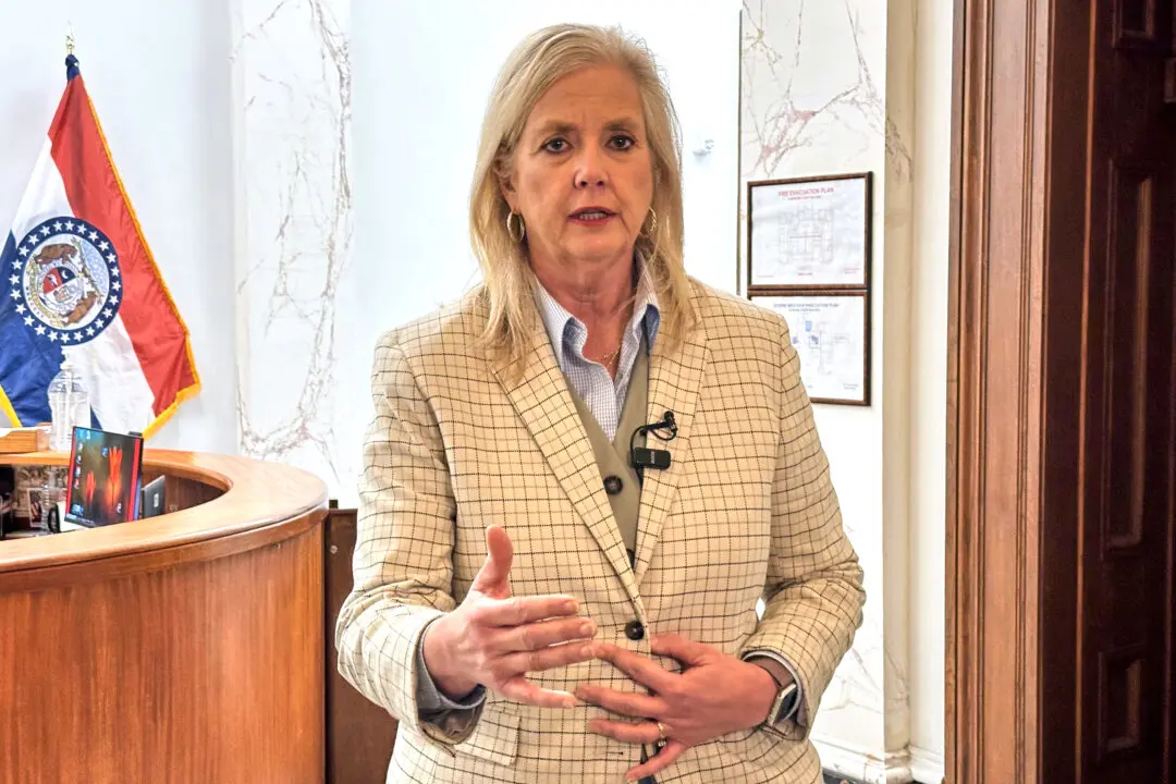 Missouri Voters Gather 300,000 Signatures to Oppose Republican Redistricting Plan