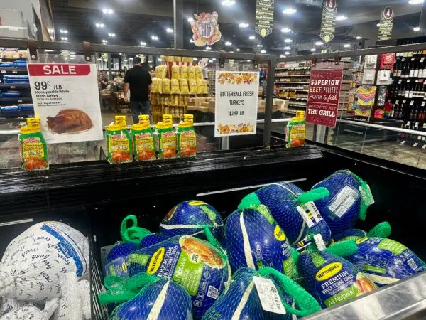 Shoppers Take Advantage of Bargains to Save on Holiday Turkey