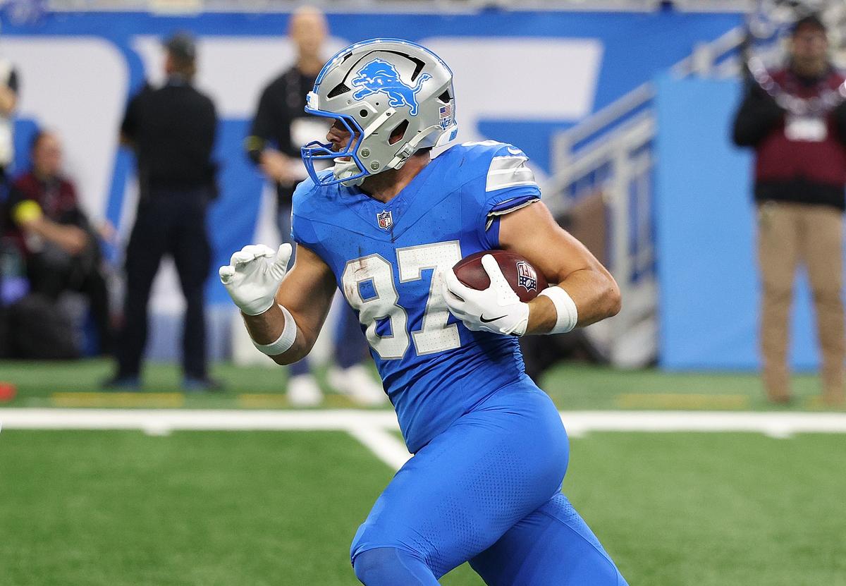 3 Football Games to Watch on Thanksgiving Day