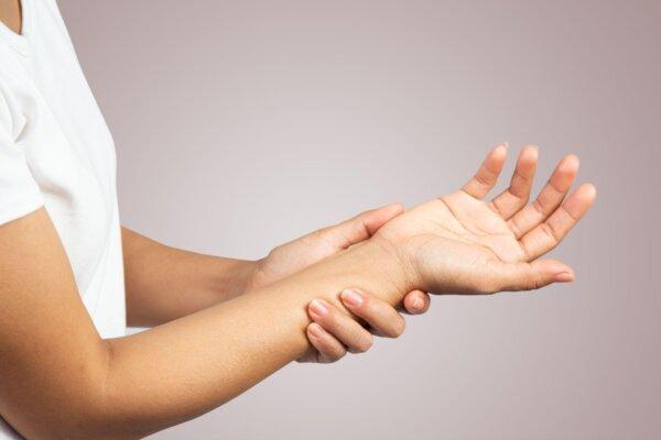 The Hidden Danger Behind Hand Numbness–and How to Protect Your Nerves
