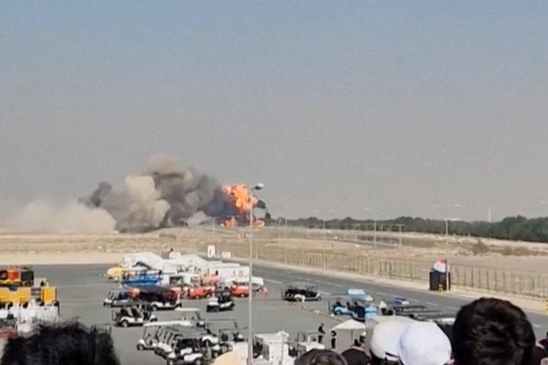 Indian Tejas Fighter Jet Crashes in a Ball of Fire at Dubai Airshow, Killing Pilot