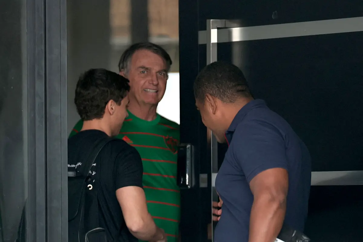 Brazil’s Bolsonaro Detained After Court Rules Supporters’ Vigil Posed Risk of Escape thumbnail