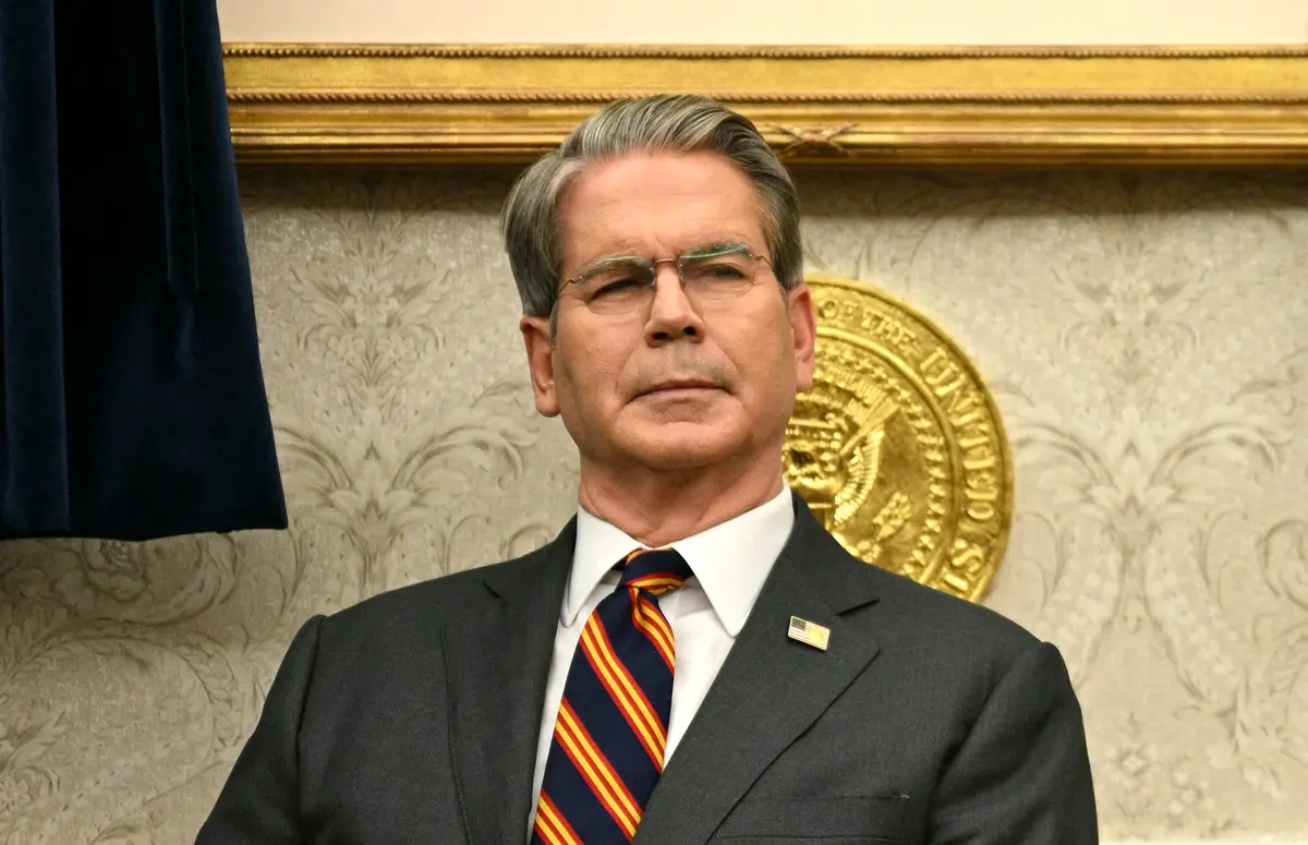 Bessent Says Americans to See ‘Substantial Refunds’ Next Year, No Risk of Recession thumbnail