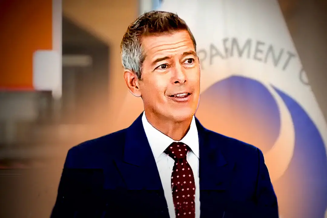 Transportation Secretary Duffy Provides Update on Air Travel in Newark