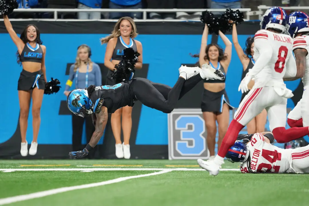 Jared Goff on Jahmyr Gibbs’s Hat Trick Against Giants: ‘You Can Tell the Fear in the Defense’