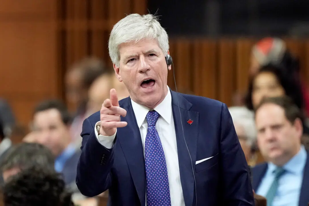 Hodgson Says Ottawa Is Close to Providing Clarity on BC Tanker Ban