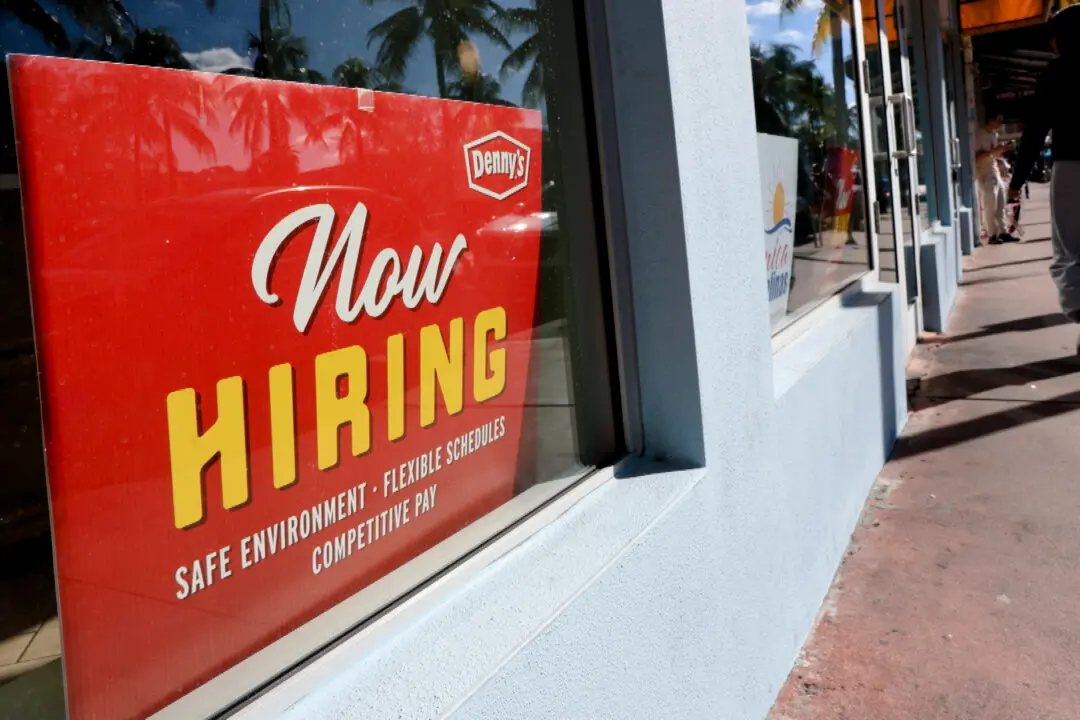 Private-Sector Job Losses Accelerated in Past 4 Weeks: ADP