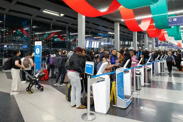 Millions Expected to Travel During Thanksgiving; Trump Sending Envoys to Meet Putin and Ukrainians | NTD Good Morning (Nov. 26)