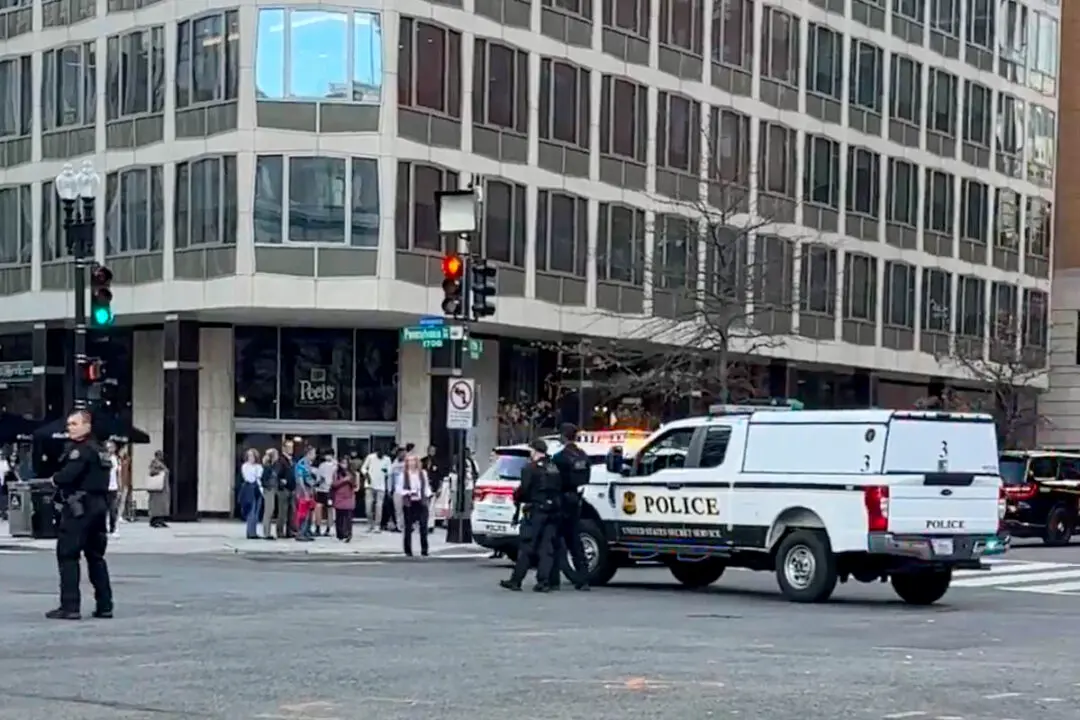 2 National Guardsmen Shot Near White House