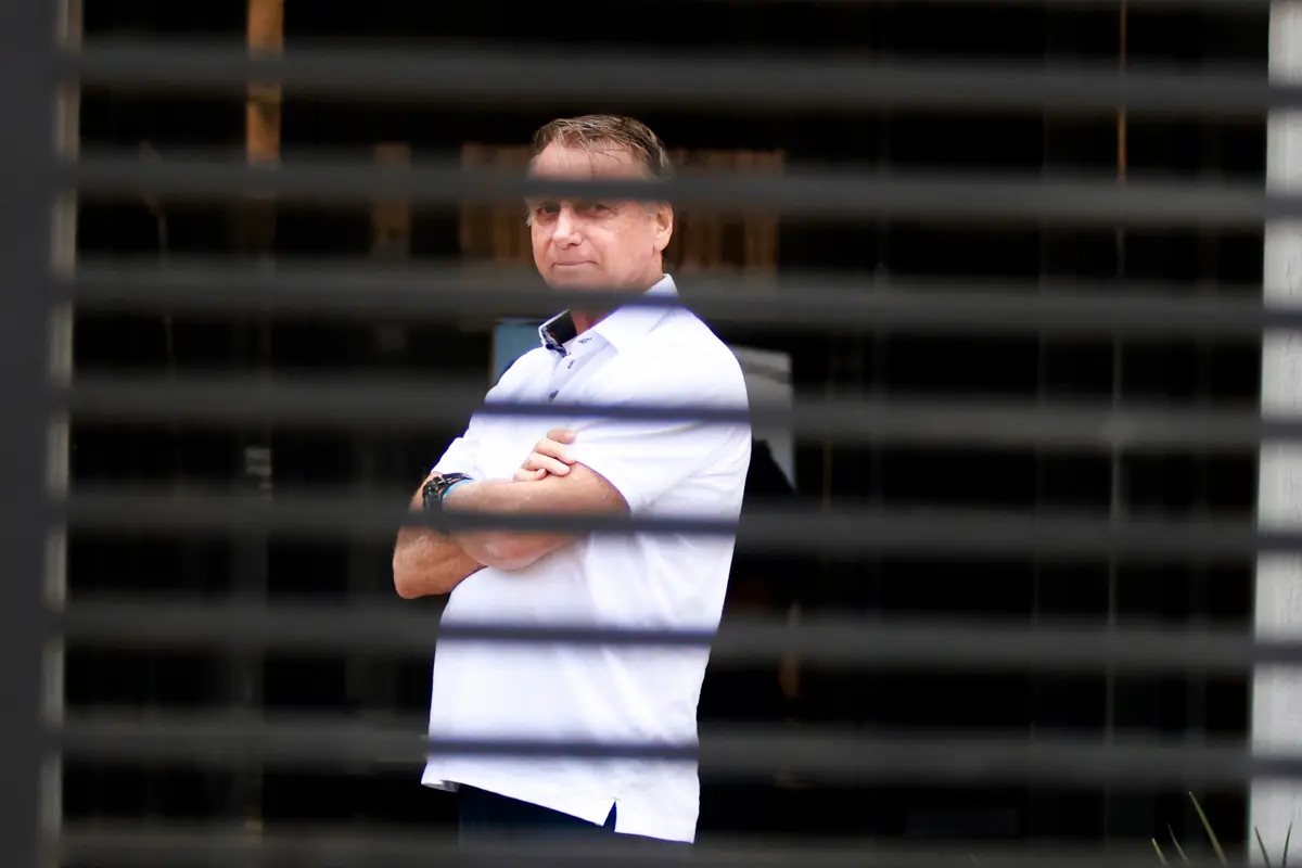 Brazil’s Former President Bolsonaro Begins 27-Year Prison Sentence Following Coup Conviction thumbnail