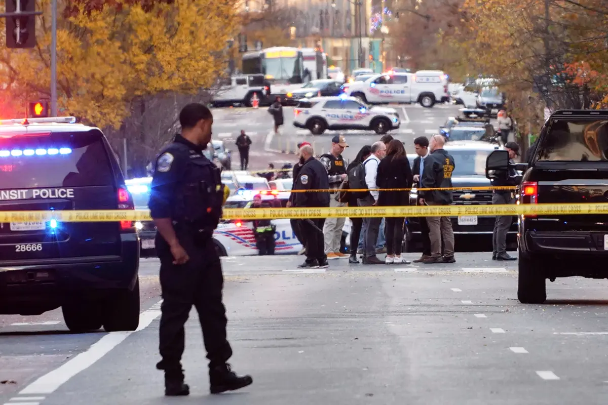 USCIS Stops Processing All Afghan Immigration Requests After DC National Guard Shooting thumbnail