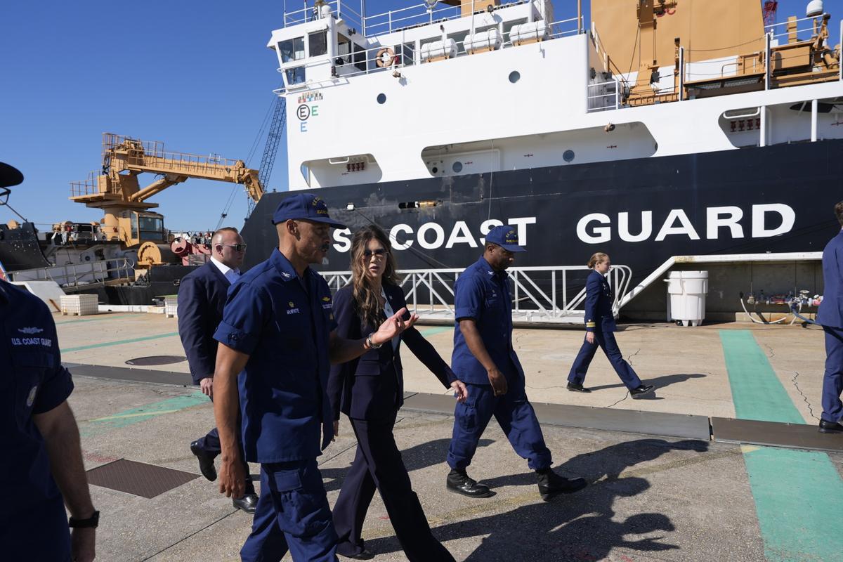 469,000 Pounds of Cocaine Seized by US Coast Guard, DHS Reveals in Year-End Total thumbnail