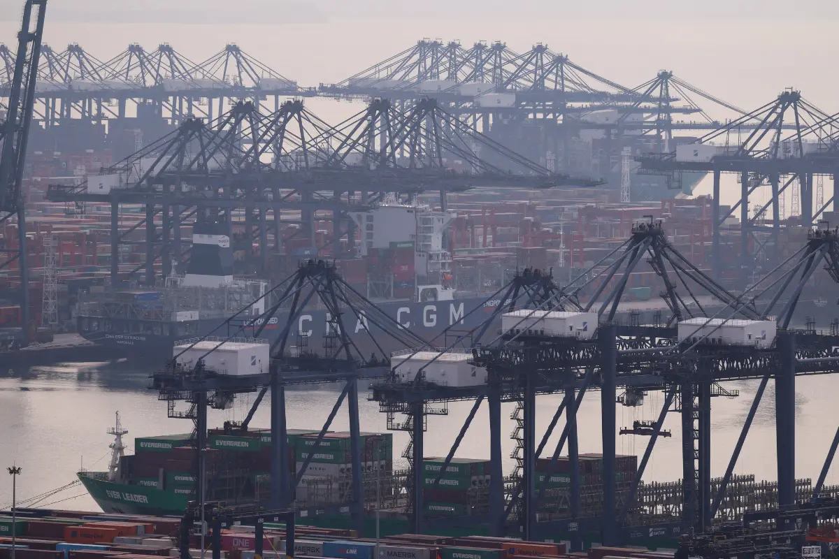 Chinese Export Controls Pushing EU Companies to Move Sourcing Elsewhere, Says Industry Body thumbnail