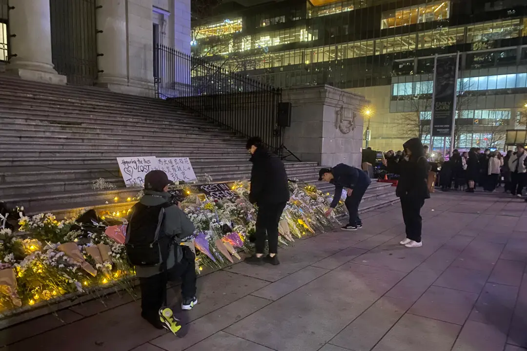 BC Community Holds Vigil to Mourn Deaths, Losses in Deadly Hong Kong Fire