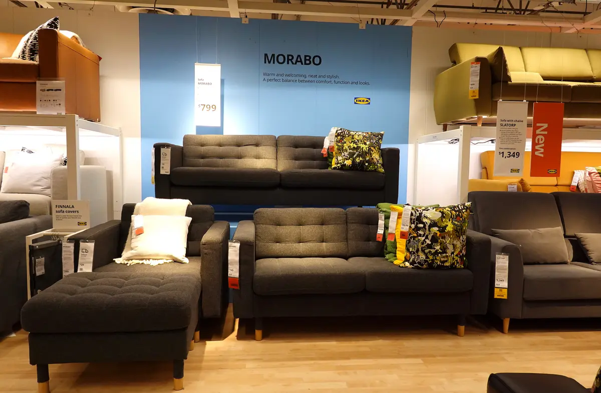 Trump Delays Tariff Hike on Furniture, Cabinets by 1 Year thumbnail