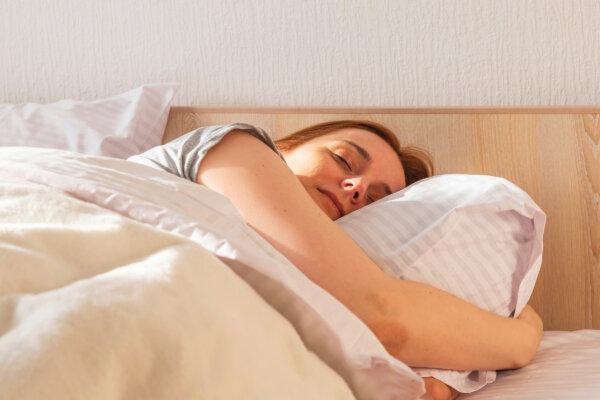 5 Science-Backed Sleep Habits That Actually Work, According to Neurologists