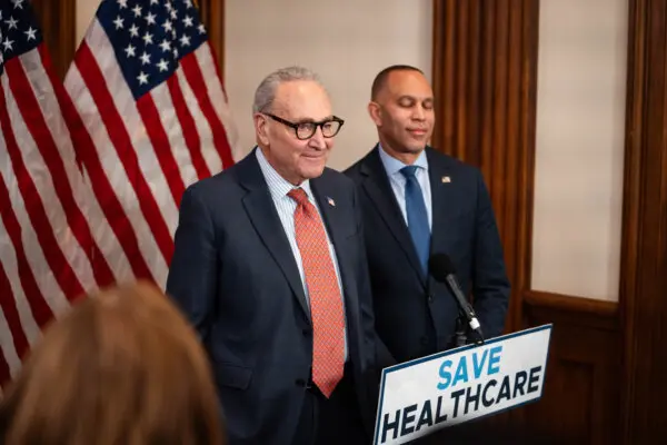 Schumer, Jeffries Hold News Conference