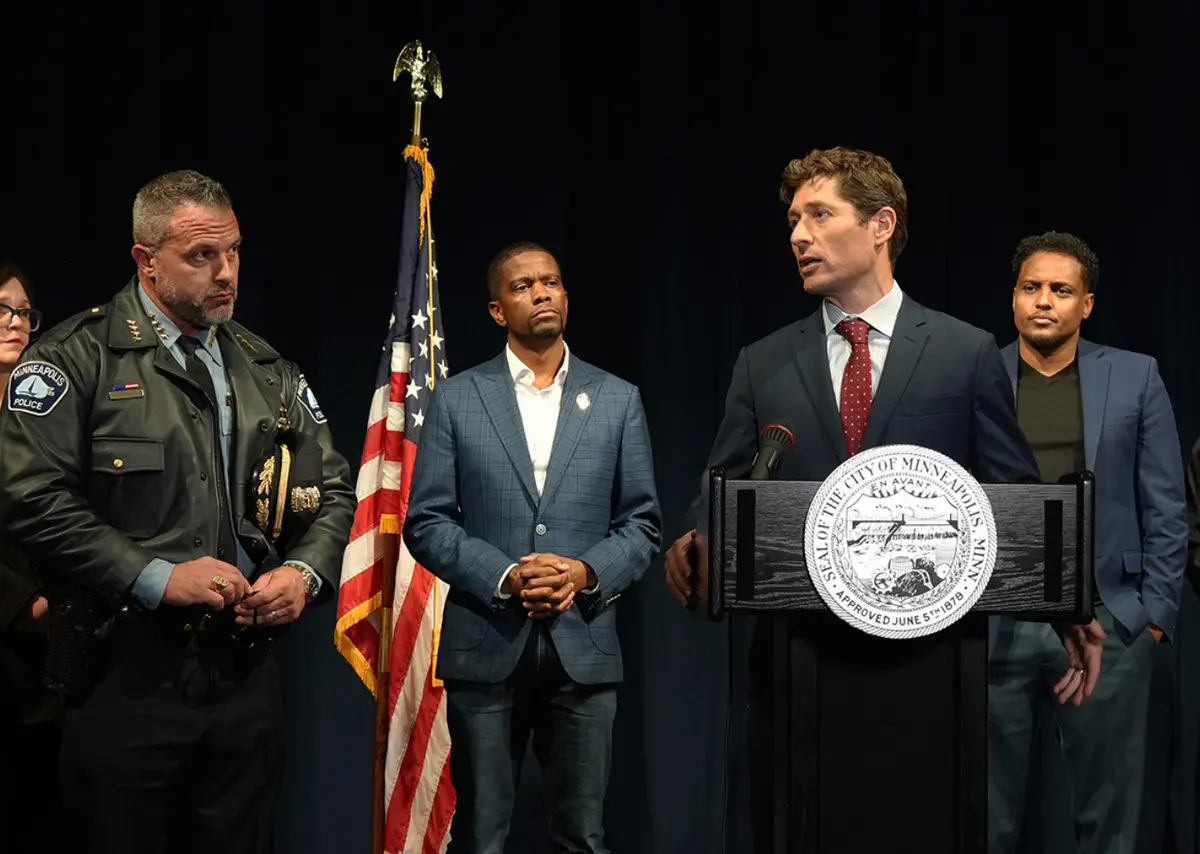 Police ‘Will Not Cooperate With ICE Agents’: Minneapolis Mayor thumbnail