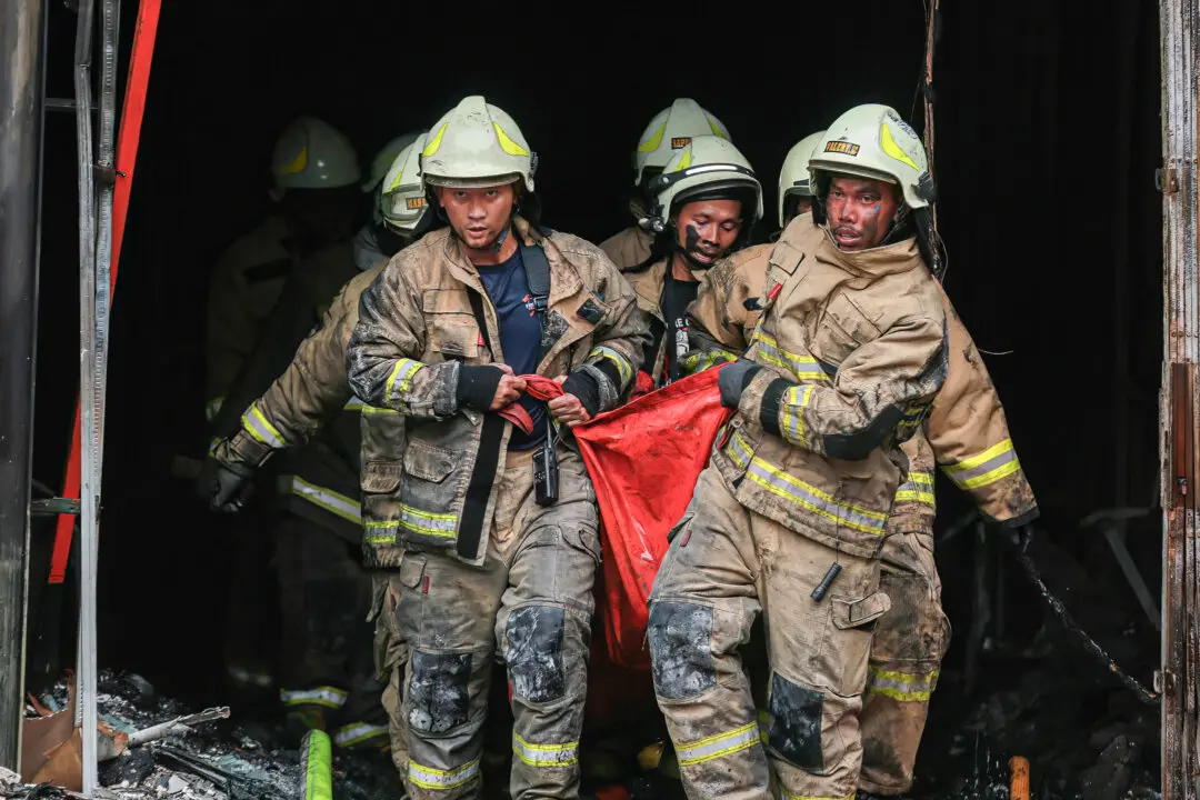 Day in Photos: Fire in Indonesia, Thai-Cambodia Clashes, and Indigenous Artifacts