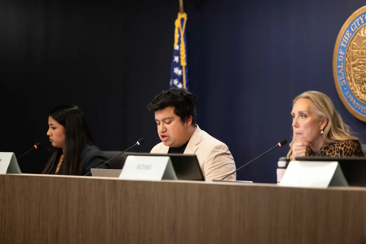 Minneapolis Passes Beefed-Up Sanctuary Law, Citing ‘City Values’ as ICE Arrests Mount thumbnail