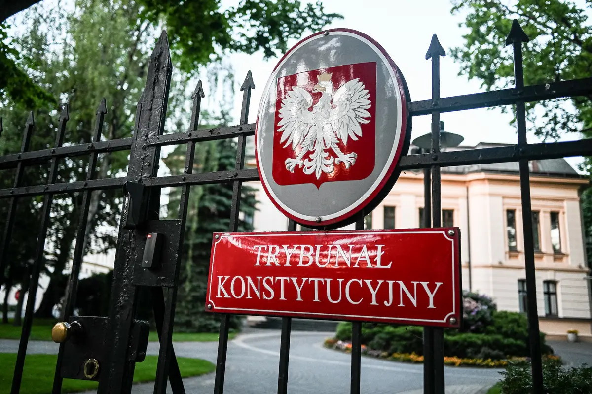 Poland Moves to Ban Communist Party After Court Rules Its Activities Unconstitutional thumbnail