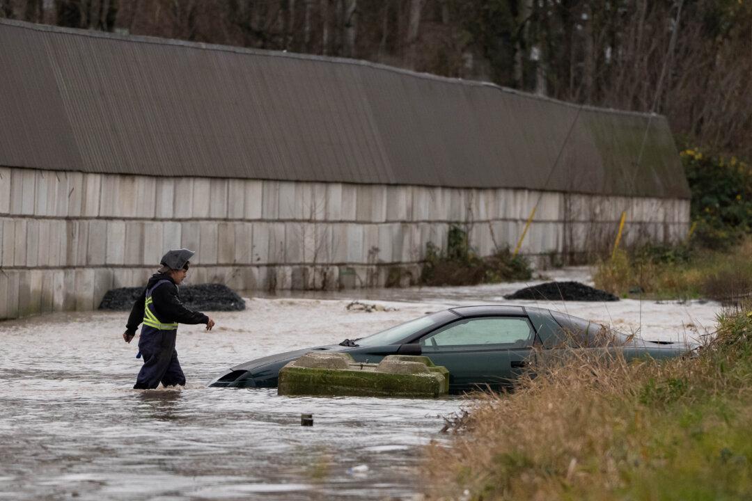BC Lower Mainland Cut Off From Interior After Flooding Leads to Road Closures