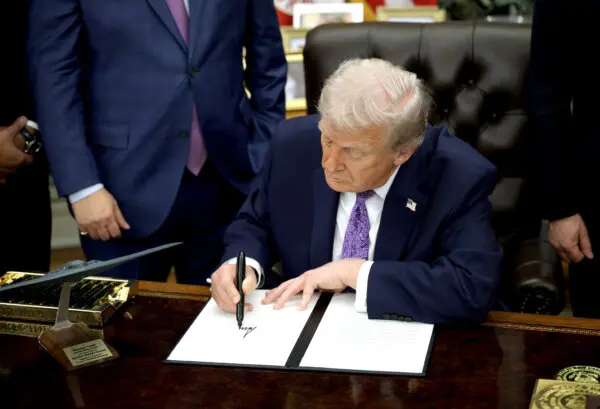 Trump Signs Order to Limit Proxy Advisors’ Influence on Shareholder Votes