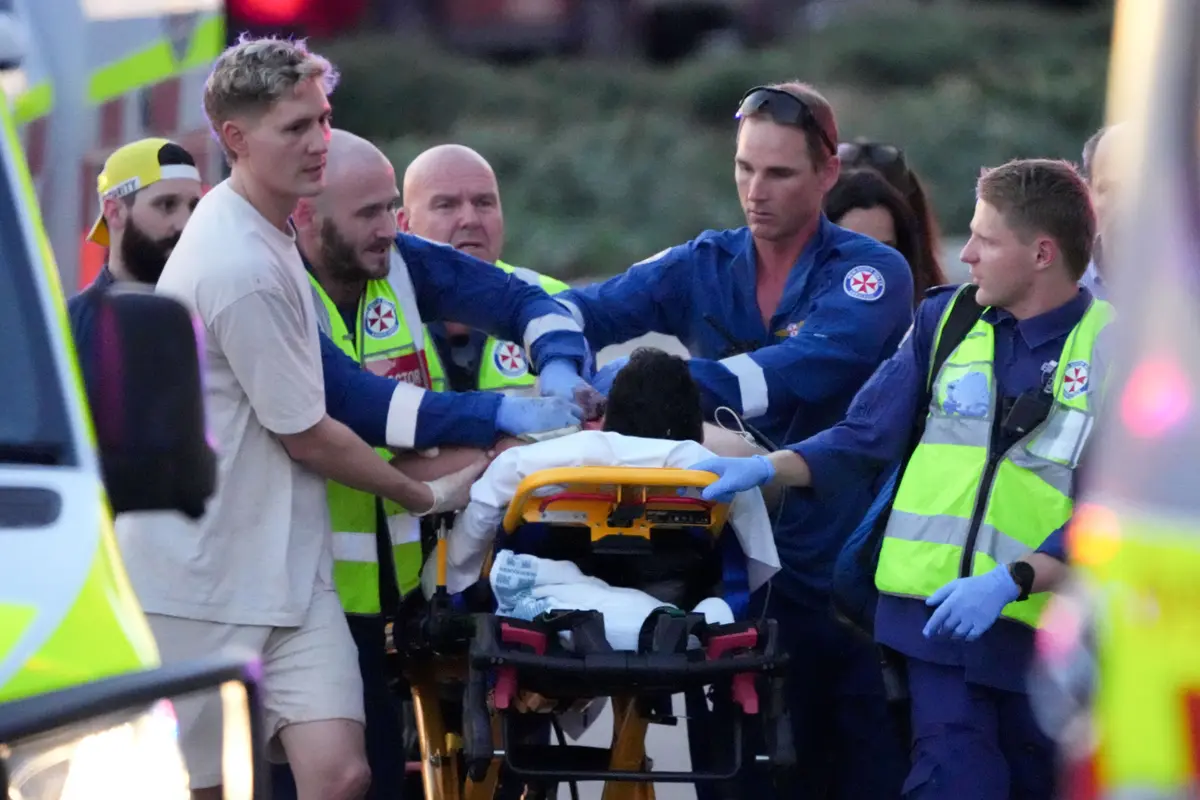 At Least 11 Killed in Terrorist Attack Targeting Jewish Festival in Sydney thumbnail