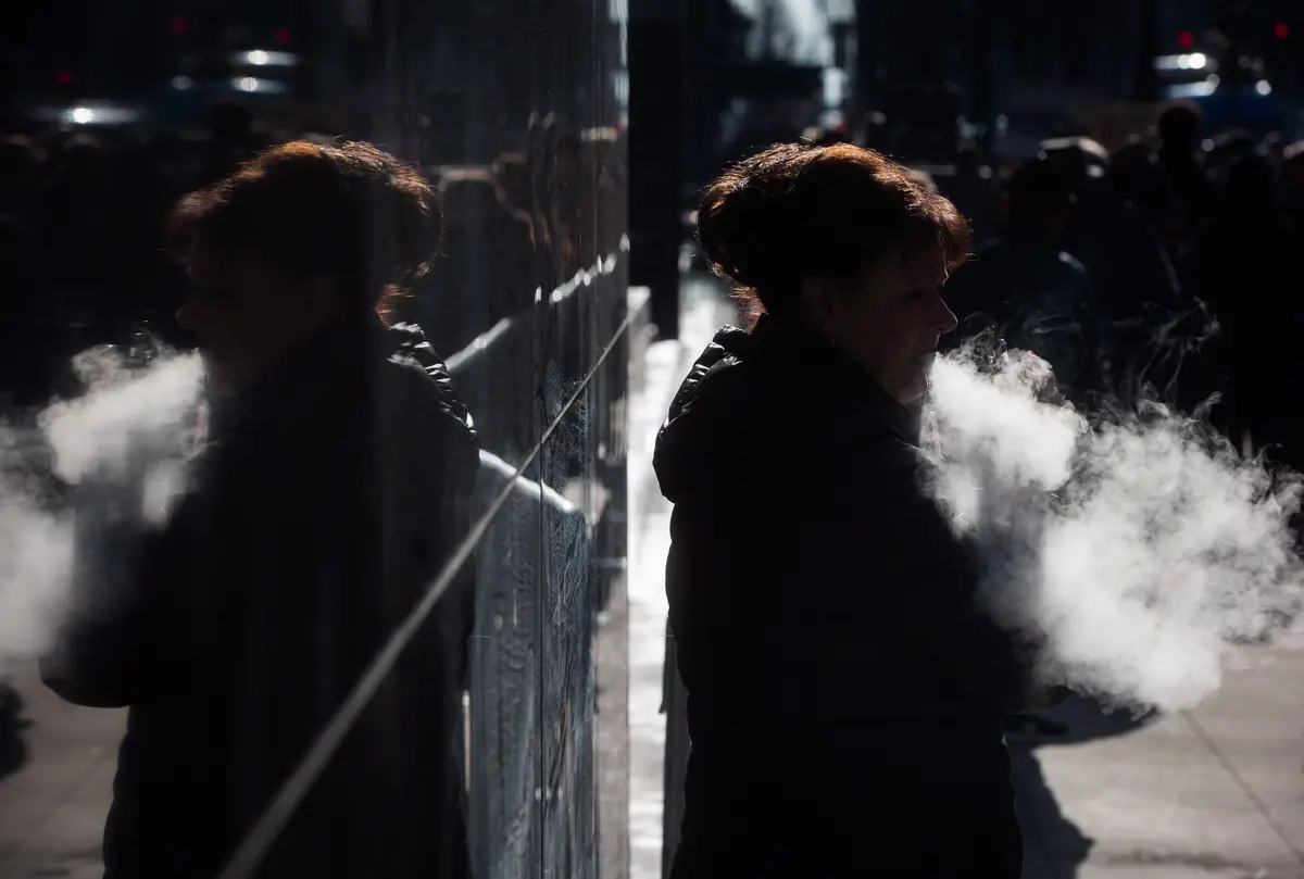 Public Health Groups Sue FDA Over E-cigarette, Nicotine Pouch Guidance