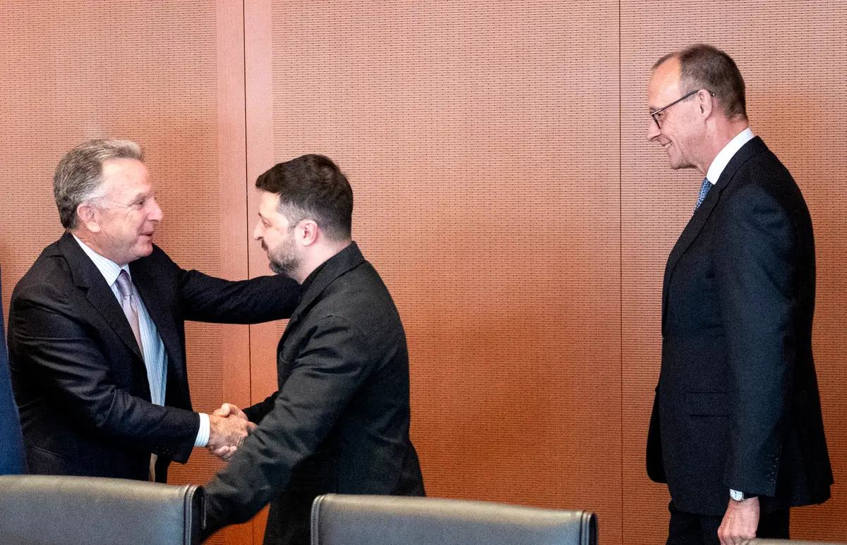 Kyiv’s Top Negotiator Hails ‘Real Progress’ During 2nd Day of Peace Talks in Berlin thumbnail