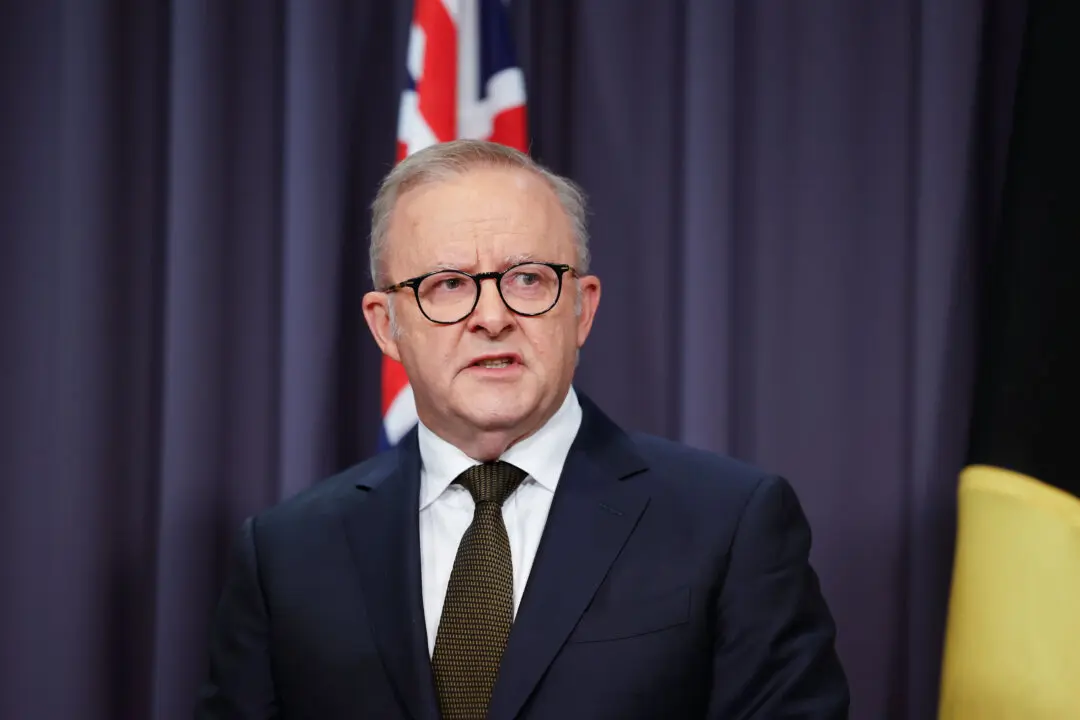 Australian Leaders Back Stricter Gun Controls After Mass Shooting at Jewish Crowd