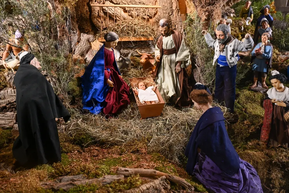 4 Fun Facts About the Crèche (Nativity) Tradition