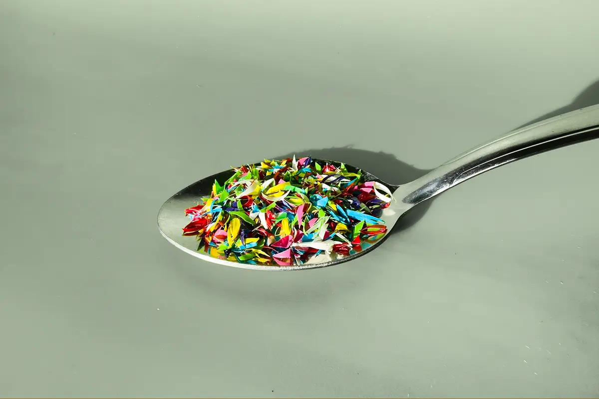 Microplastics Found in Human Bones May Accelerate Aging and Weaken Skeleton thumbnail