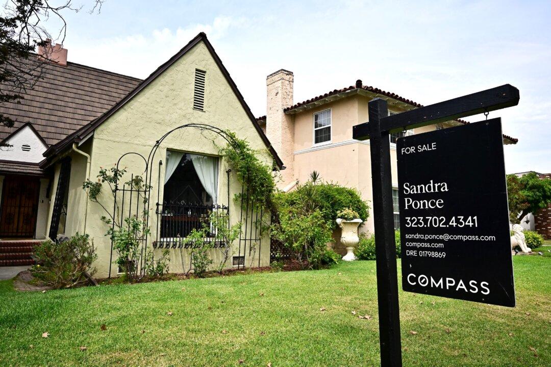 Trump Vows to Reduce Home Prices With ‘Aggressive‘ Housing Plans