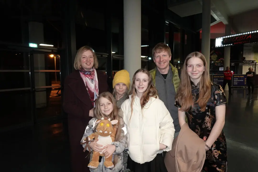 Financial Manager Says Shen Yun’s Music Has a Healing Effect