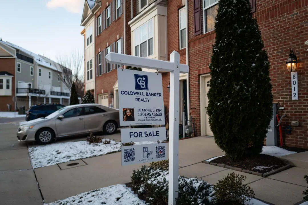 Mortgage Rates Dip to 6.18 Percent as Home Sellers Outnumber Buyers