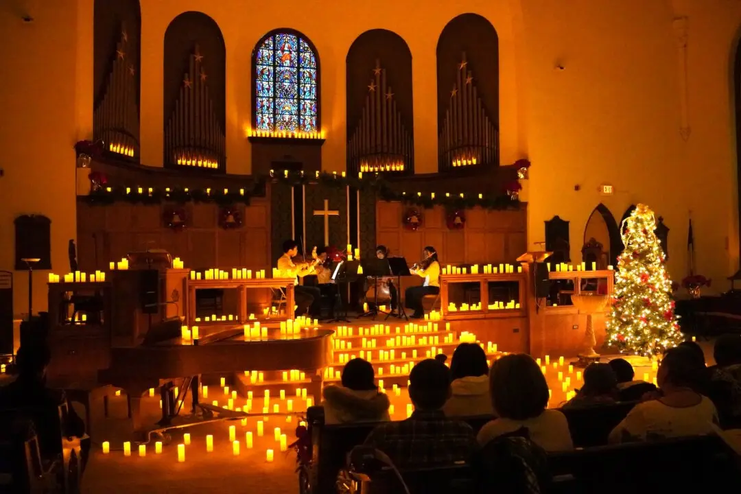 New Middletown Holds Candlelight Christmas Concert at Presbyterian Church