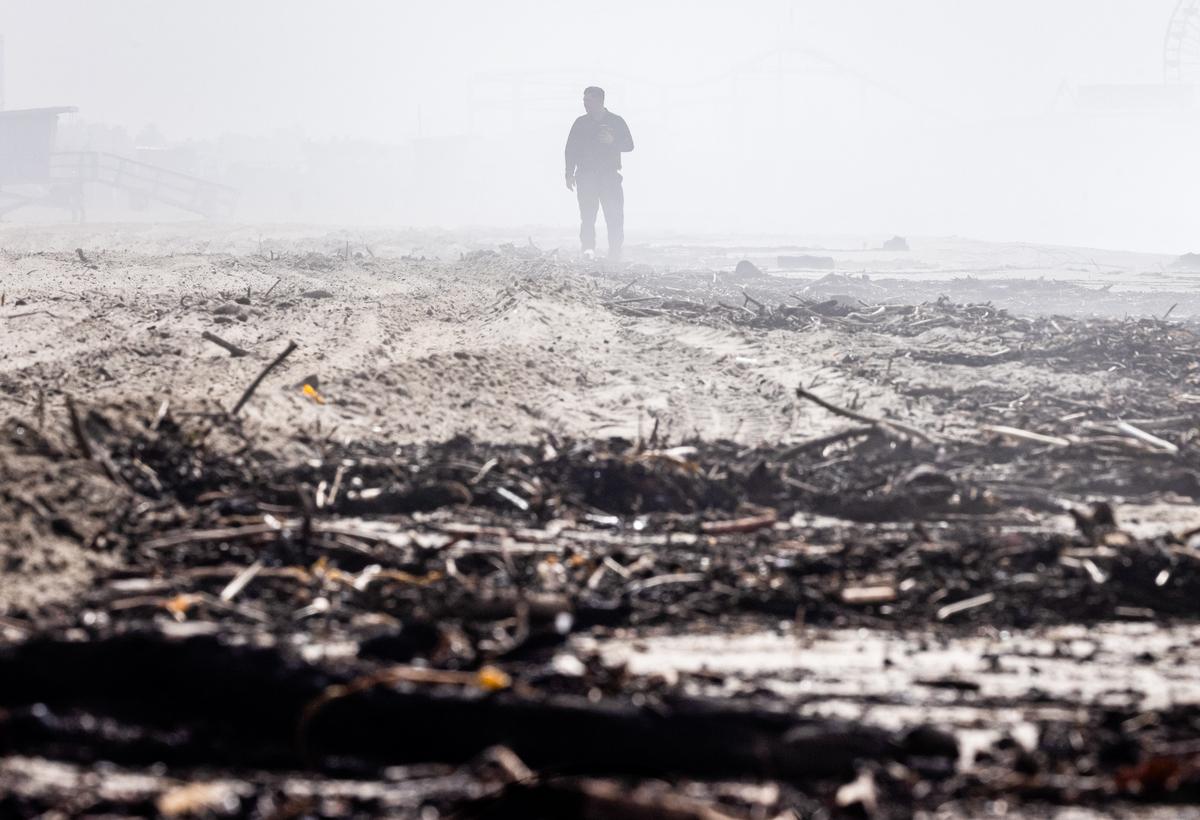 Trump to Probe Banks Regarding Los Angeles Wildfire Response