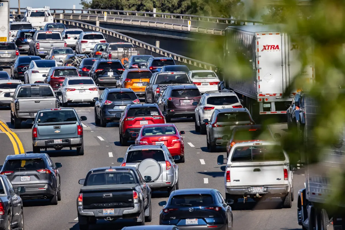 Transportation Department to Spend Nearly $1 Billion Toward Road Safety thumbnail