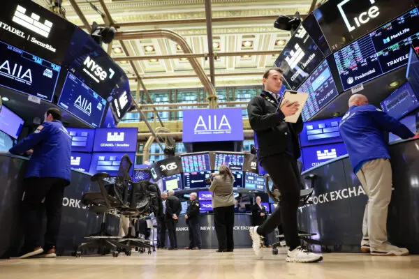 Why Canada’s Stock Market Outperformed US Counterparts in 2025: Will This Continue in 2026?