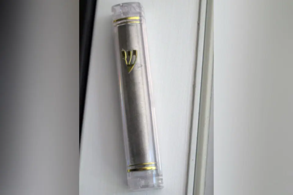 Toronto Police Investigating After Second Incident of Mezuzahs Stolen