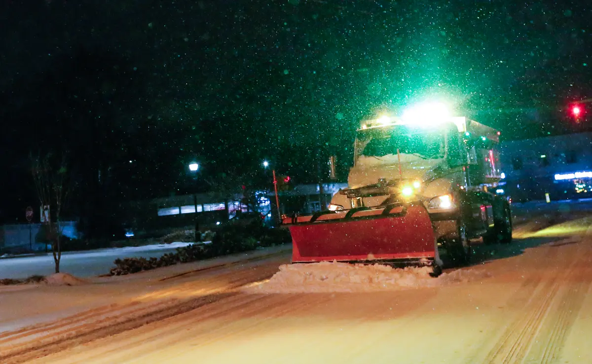 Heavy Snowstorm Hits Northeast thumbnail