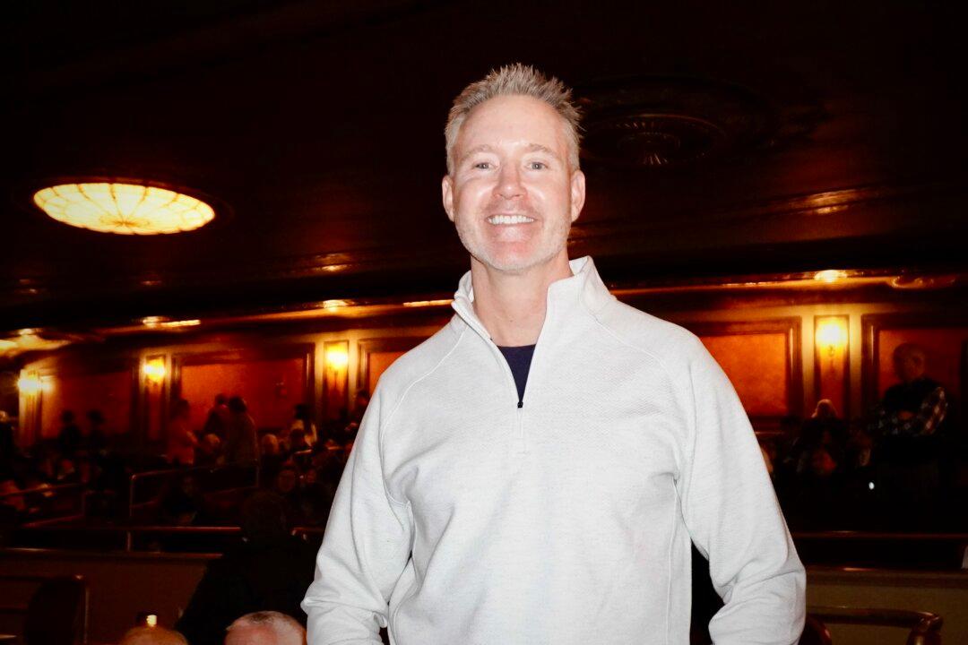 Former Fire Dept. Captain Says Shen Yun’s Presentation of Chinese Culture Is ‘Enlightening’