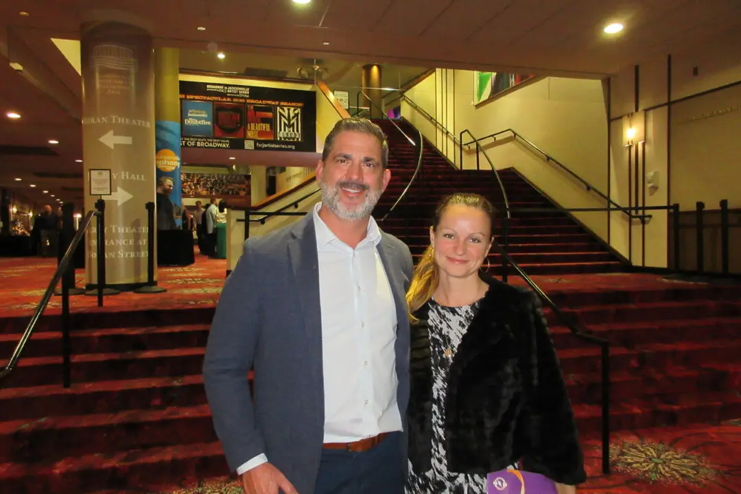 Shen Yun Shares ‘Values That We Need to Hold on To,’ Says Business Owner