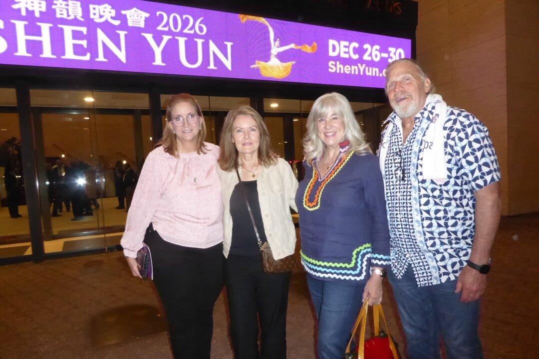 Chief Legal Counsel Praises Shen Yun’s Spiritual Depth