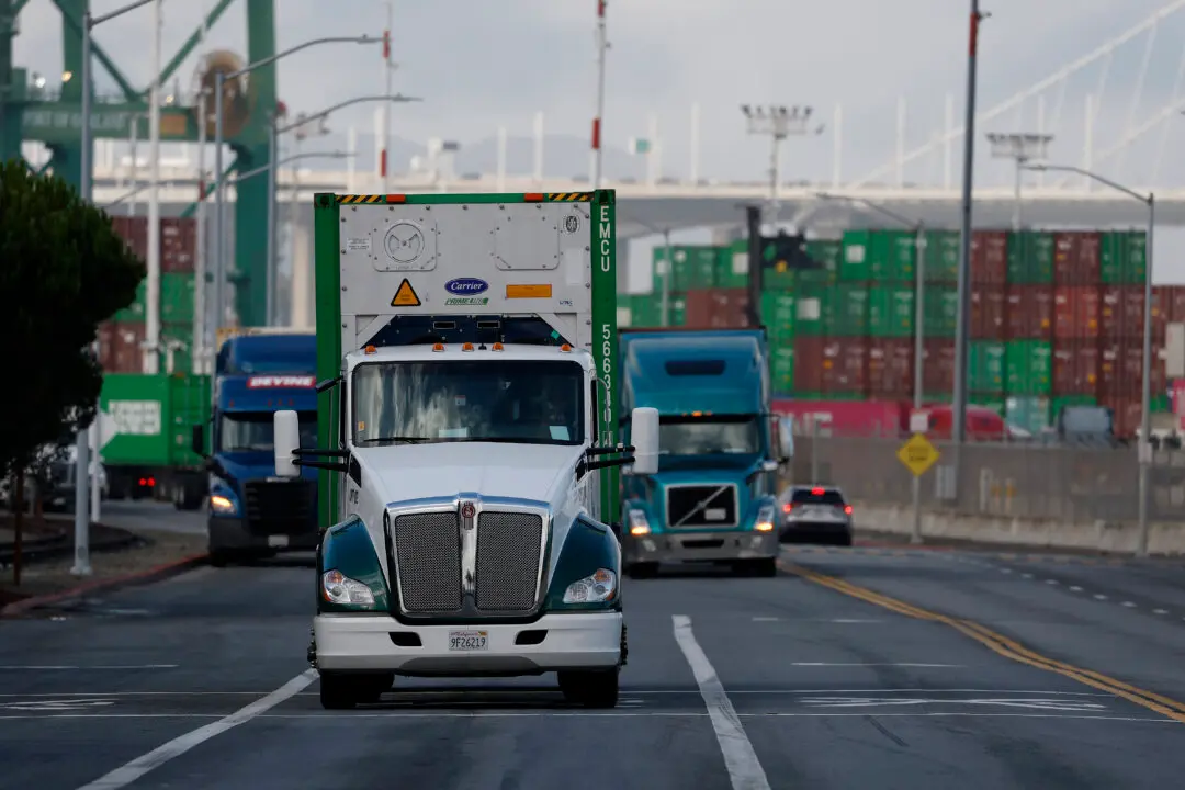 California Delays Revoking 17,000 CDLs Until March After Immigrants Sue