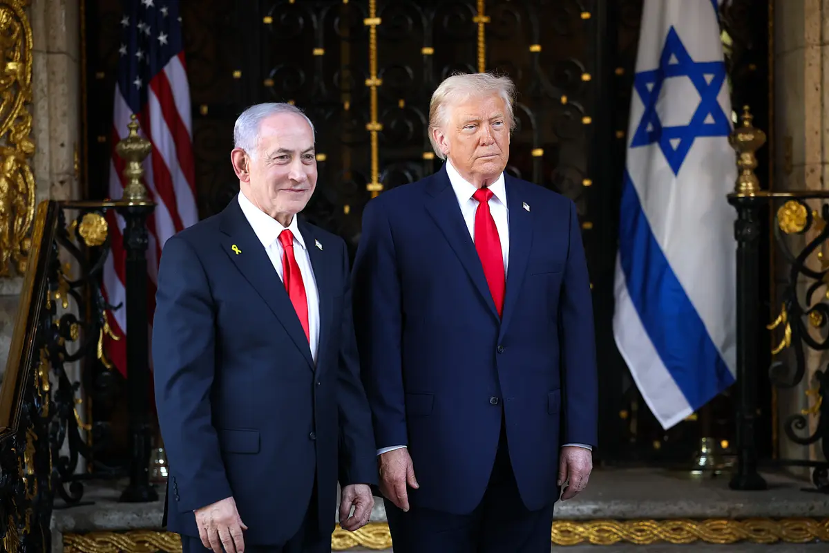 Trump Hosts Netanyahu at Mar-a-Lago for Bilateral Discussions thumbnail