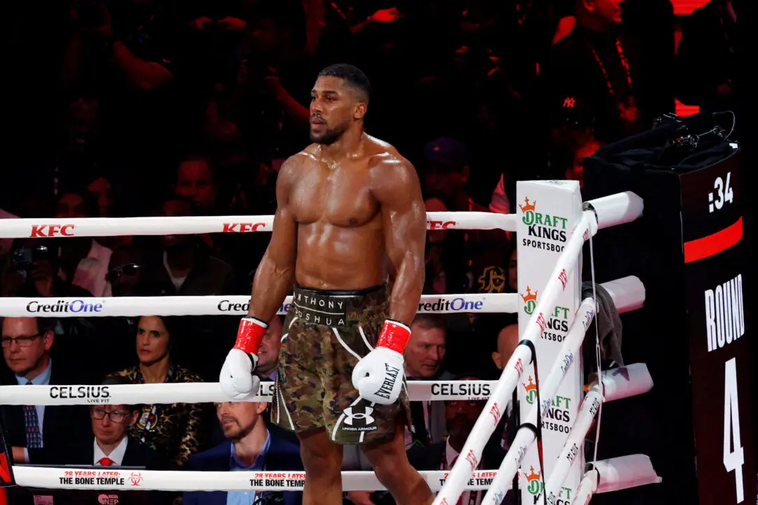 Former Heavyweight World Champion Anthony Joshua Injured in Car Accident