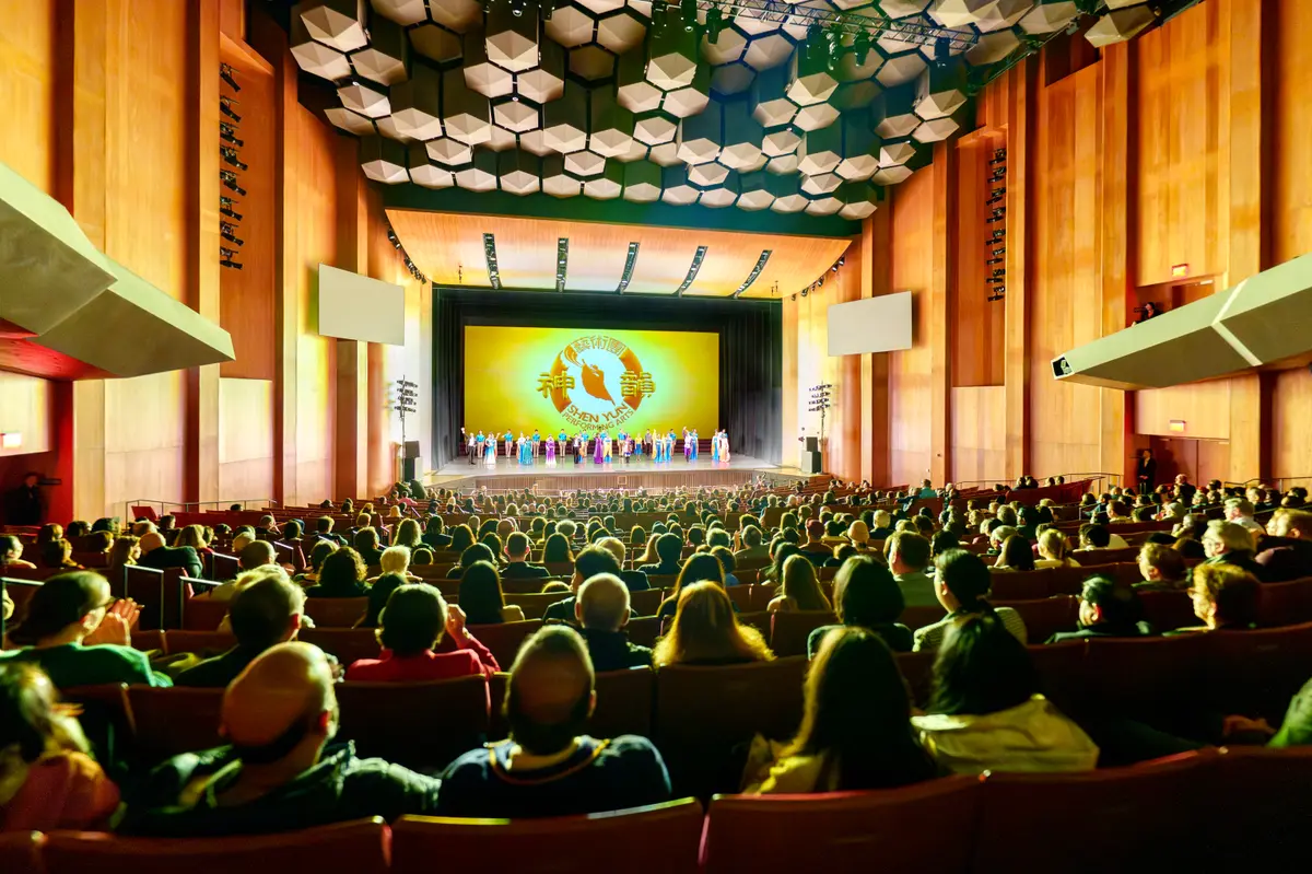 Houston Theatergoer: Shen Yun Is 10 out of 10