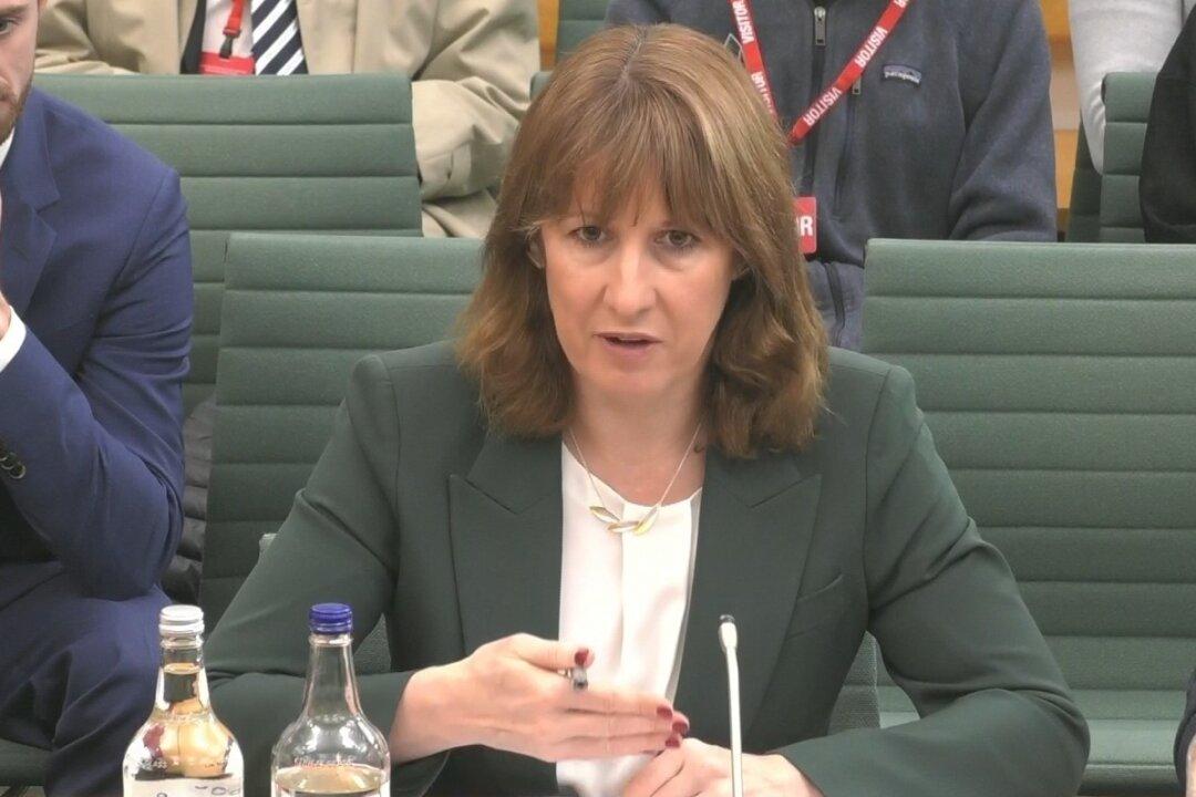 Reeves: PM and I Decided ‘As a Team’ Not to Hike Income Tax